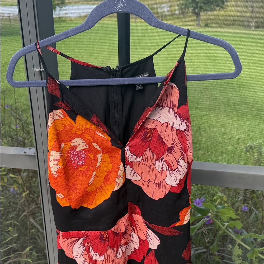 Guess Woman’s medium fall Kirsten Black Floral ruffled sheath Dress